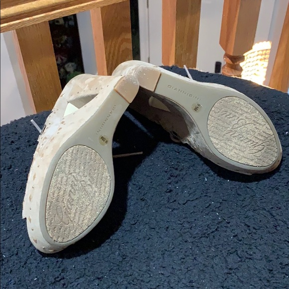 Wedges - Picture 2 of 3